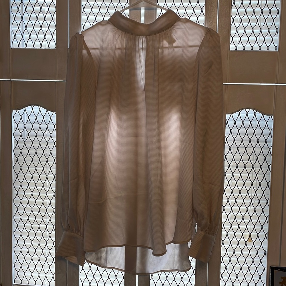 H&M’s women blouse